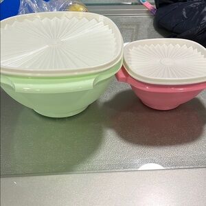 Set of Green and Pink Bowls with Lids